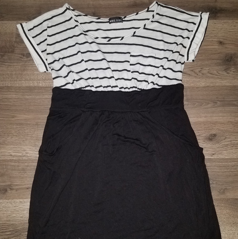 Wet seal white and black mini dress